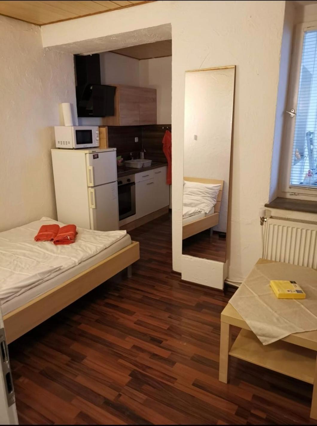 Privat In Zwei-zimmer-wohnung Als 2er Wg